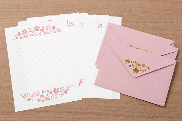 結婚式のお車代・お礼・心付けのマナー。金額相場、封筒の種類と表書きの書き方、お札の包み方入れ方まで全マナーを完全解説