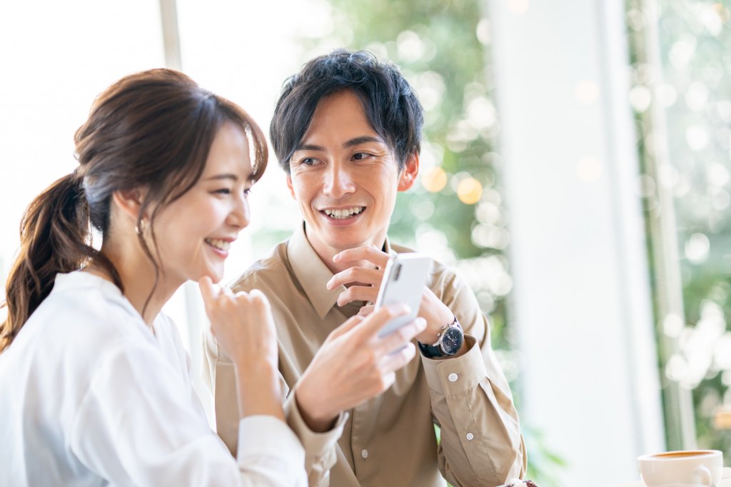 両家顔合わせの当日、挨拶はいつ、誰がするべき?進行やそのまま使える例文も紹介 – 結婚式準備サイトCORDY コーディ