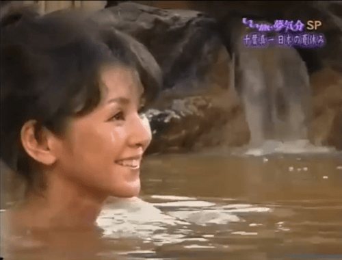 この二人まるで本当の新郎新婦のような雰囲気で憧れます✨ 1枚目のまっけんが愛ちゃんをみる眼差しがすごく優しそうでみてて微笑ましいです☺新田 真剣佑 真剣佑 マイナビウエディング 吉川愛 新郎新婦 真剣佑好きな人と繋がりたい