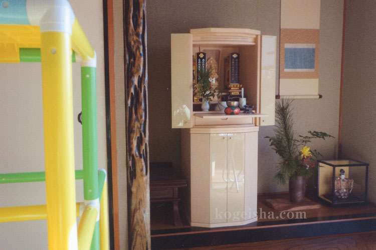 床の間を仏壇の設置場所にするのはアリ？配置する際に最適な方角や向きについても解説！終活瓦版