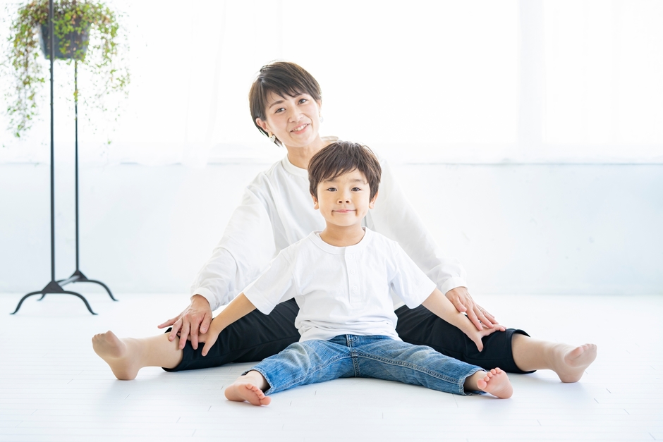 子供の色々なダンスポーズをしているイラストセット188809401 毎月1点無料 フリー のストックフォト イメージマート