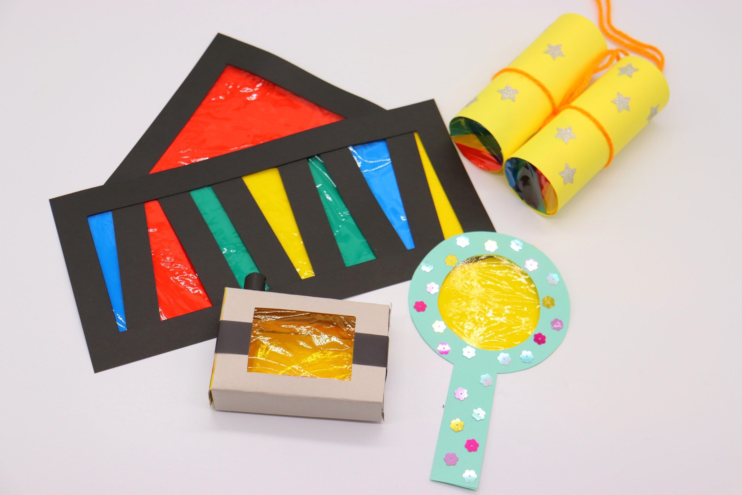 製作と遊びの展開案 製作と遊びの展開案 １ ２ ４ ５ ３