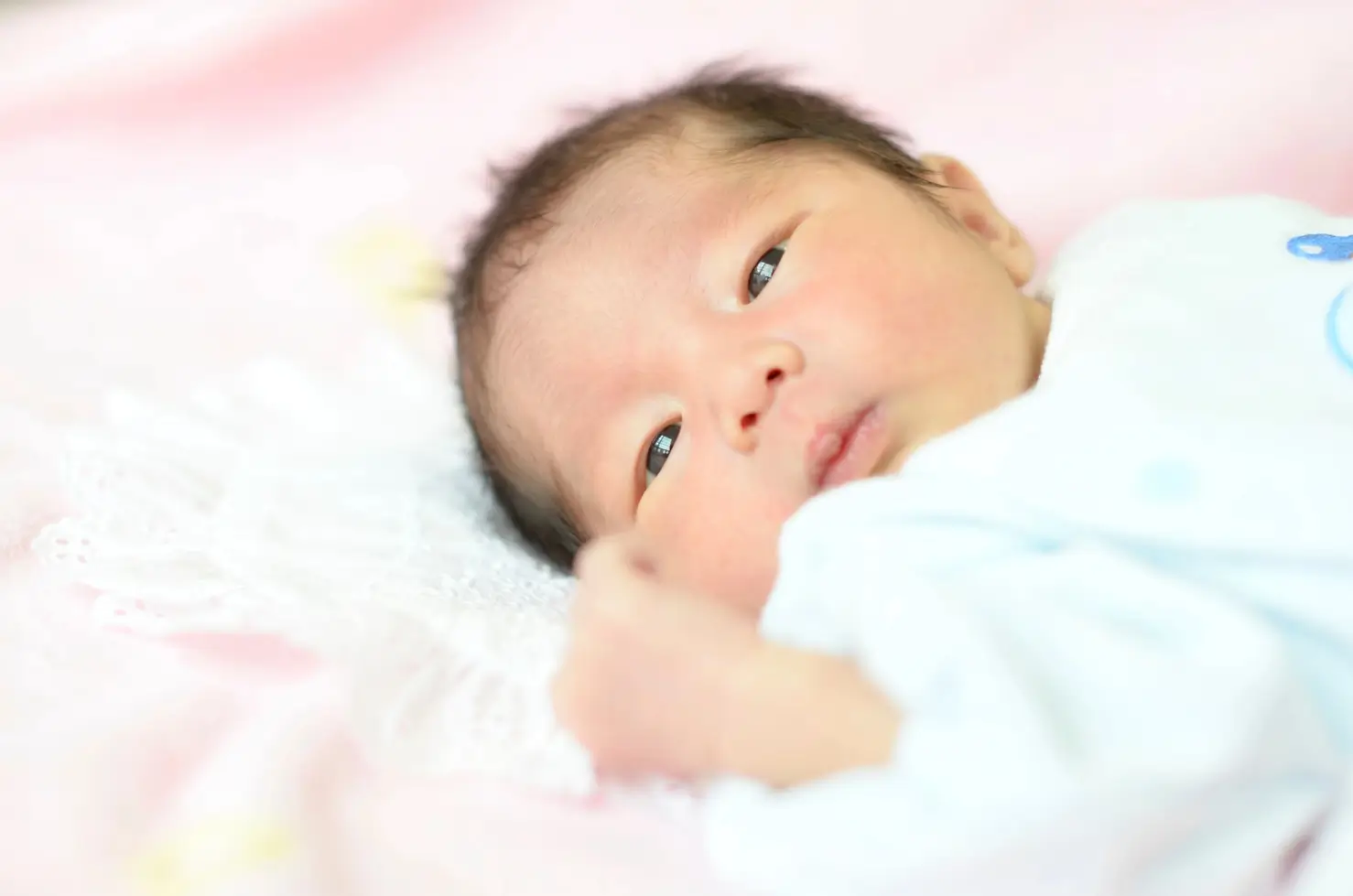 生後10ヶ月 〜赤ちゃんの頃一重でもその後二重になるのか〜経過観察 写真あり 知育オタク