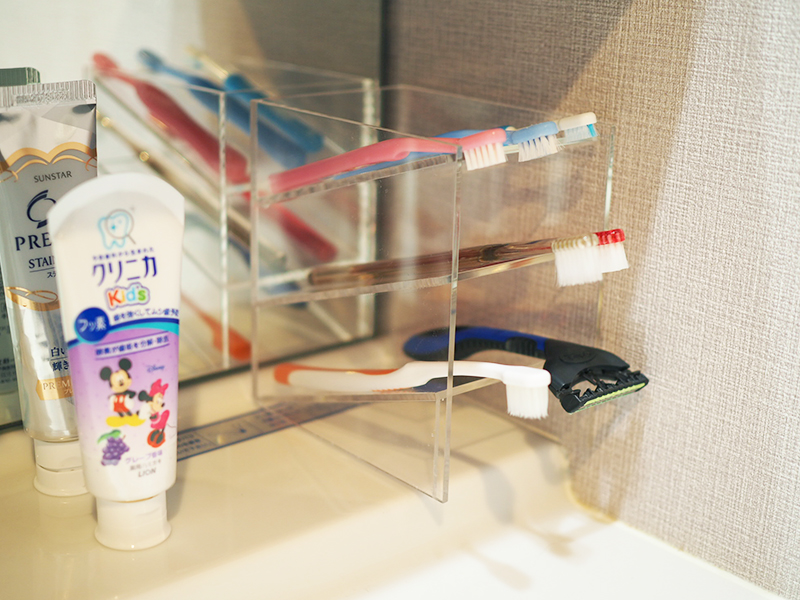 うがい用コップ、一人一個の理由。しかも100円。置き場所空中で水キレよし！暮らしはラクに楽しく