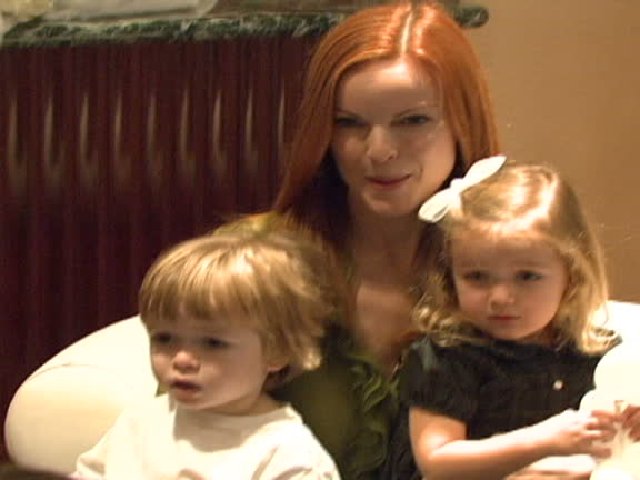 新しいブラックトップブルースプリット裾キッズガールズマーシャベル幼児白雪姫プリンセスファンシーエルザドレス女の子用 Alibaba.com