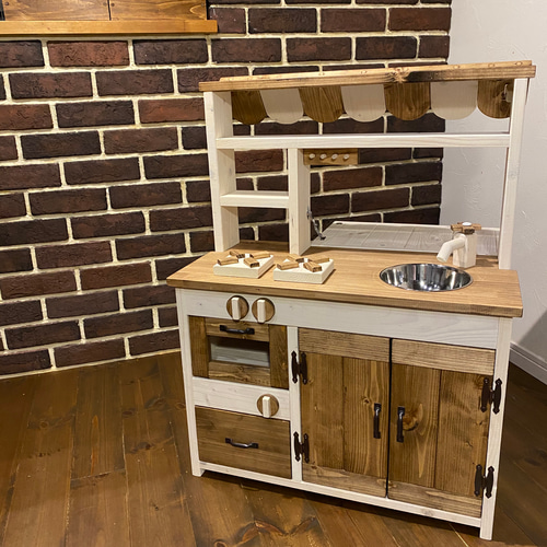 段ボールや牛乳パックで！おままごとキッチンの作り方