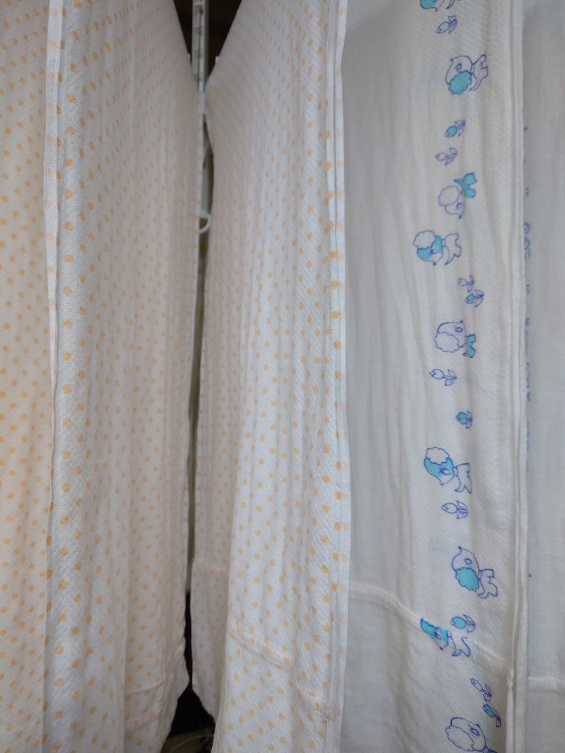 恋次郎の昭和レトロ懐古趣味おむつ干してるみたいな生活感あふれるのれんがキュートです Old familiar local diner atlunch time木造老朽家屋商店建築看板建築老朽店舗トタンサビ荒川区西尾久東京下町昭和レトロ世間遺産路地Instagram