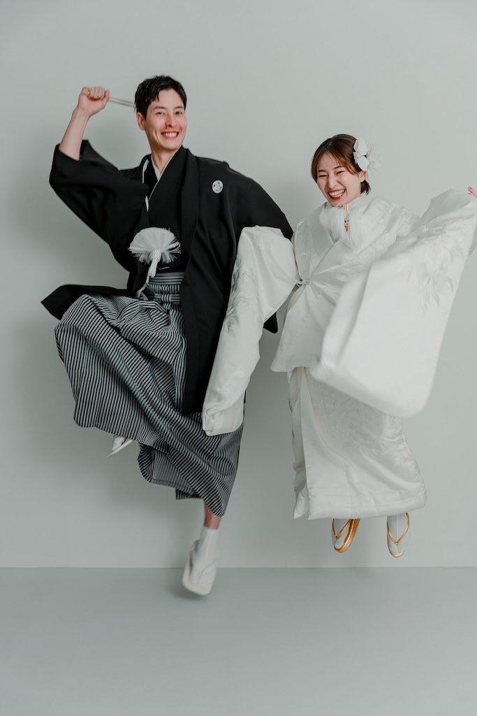 和装前撮り面白いポーズ を撮りたい♡白無垢でのおもしろポーズ25選