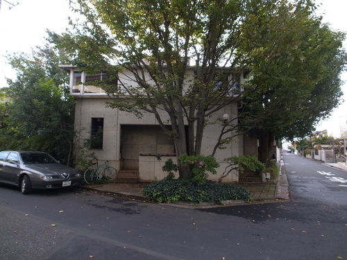 家と主の、愛の関係「中心のある家」 cowcamo MAGAZINE