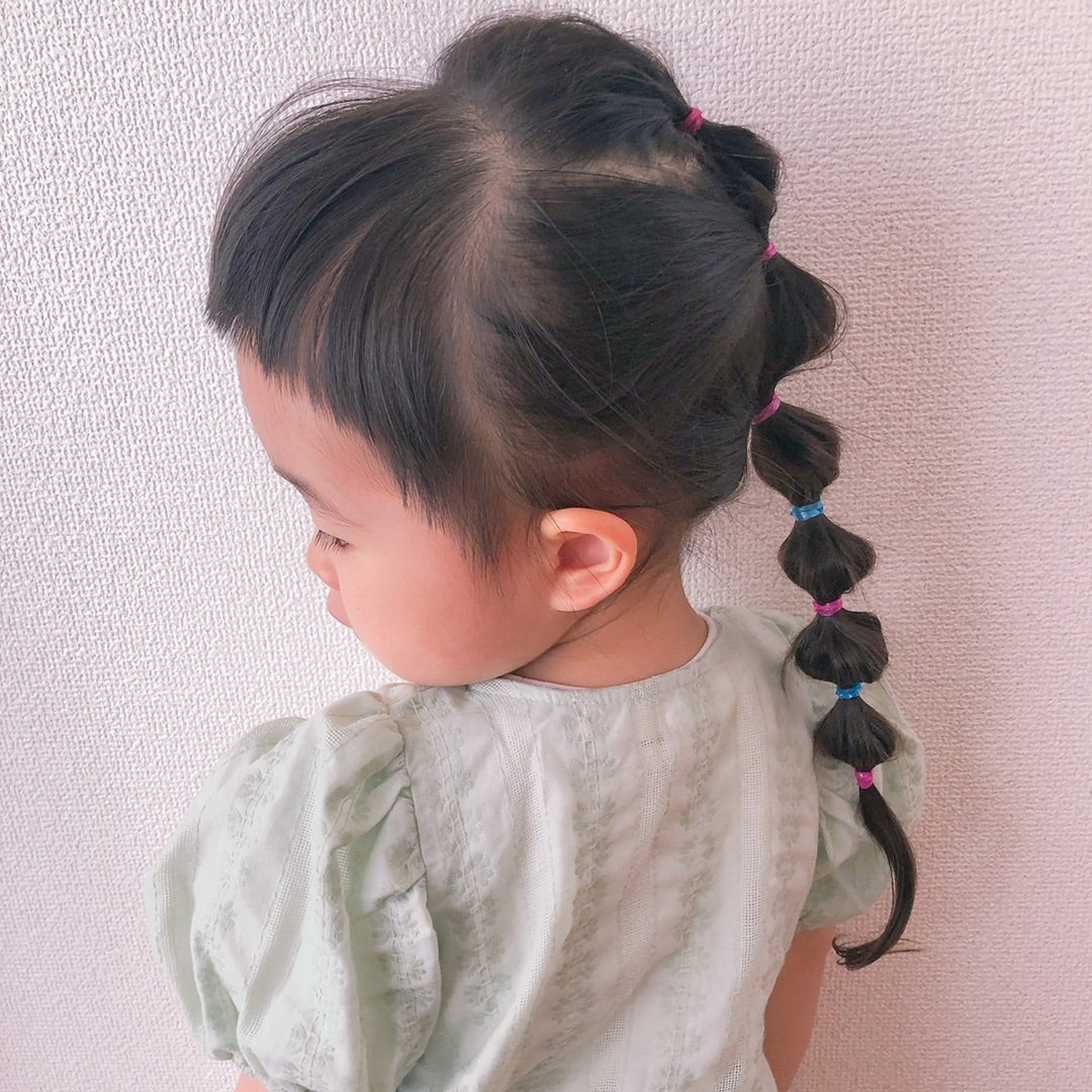 幼児向け簡単ヘアアレンジ！ 不器用ママパパでもできる「くるりんぱ」と「サイド三つ編み」+ 実例10選HugKum はぐくむ
