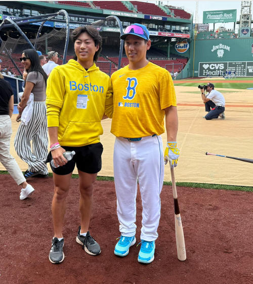 上原浩治氏の長男一真さんが吉田正尚と２ショット 思い出のボストンに「いつも素晴らしい時間」 - ＭＬＢ : 日刊スポーツ