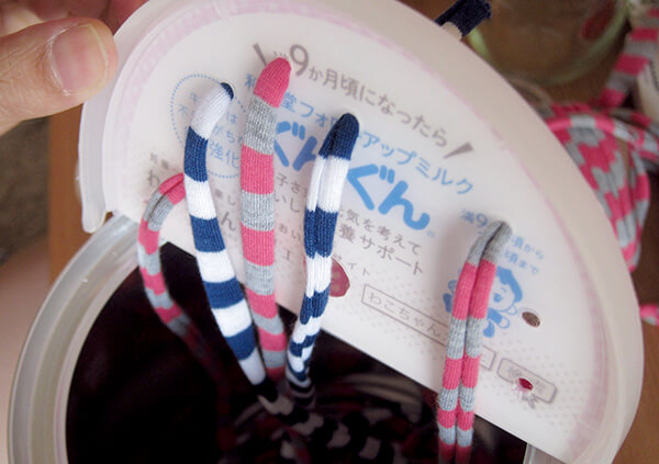 手作りおもちゃ 100均アイテムでビジーBOX作ってみた - YouTube