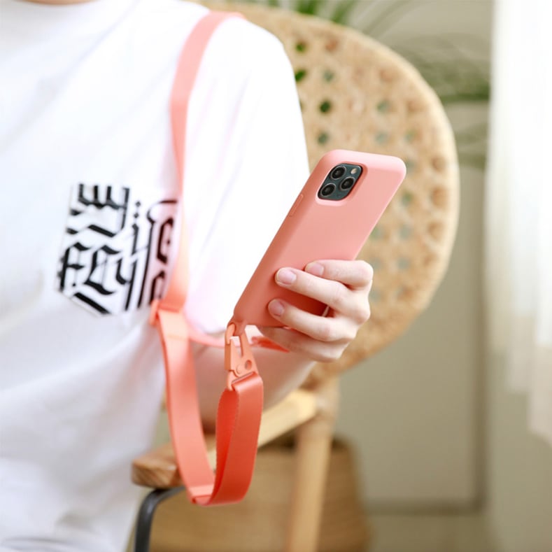 子育て中ママにおすすめ！落下防止＆首が痛くならないanoの首掛けスマホケース - Porta Fortuna