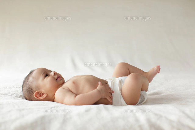 赤ちゃんの一人寝はいつから始めたら良い？外国との違いや一人寝のメリットとは