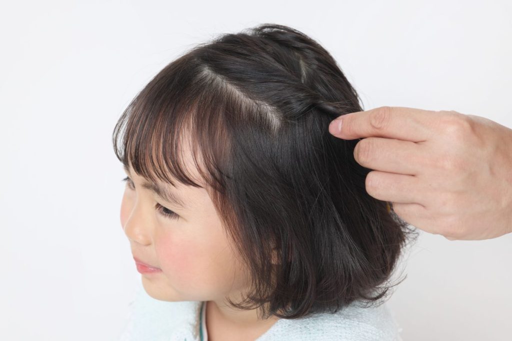 簡単 kidsヘアアレンジ 短めボブ用ヘアアレンジ 結婚式や発表会に♩ キャサリンコテージ- YouTube