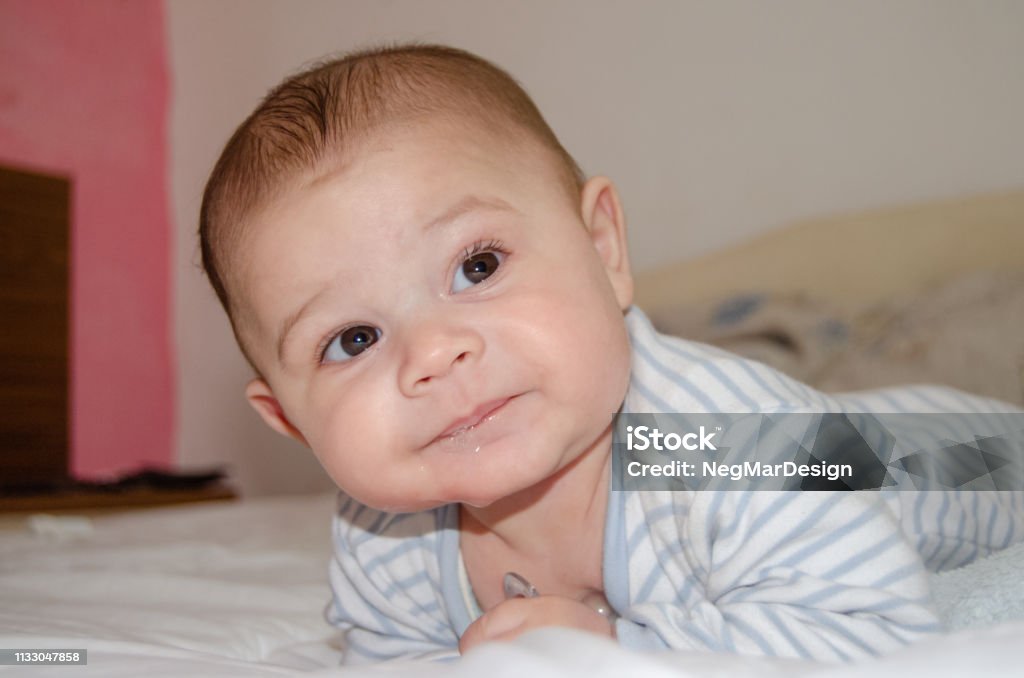 閲覧注意♡ 思わずニヤける！ベビーの変顔写真10選│AMOMA公式 母乳育児向け専門ハーブティー、アロマ、マッサージオイルAMOMAnatural care通販サイト