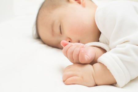 昼寝と夜の睡眠のバランスはどのぐらいがいい？子育てに役立つ情報満載 すくコムNHKエデュケーショナル