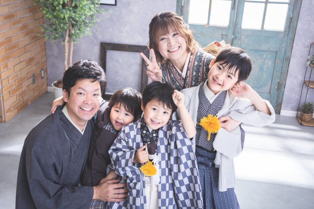 7歳&3歳姉妹の七五三記念写真撮影 お揃いの着物で 店舗ブログプレシュスタジオ