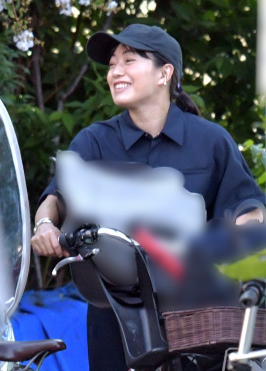 写真 菅野美穂「お受験」「電車移動」「ママチャリで少年野球」 子供ファーストを貫く教育方針NEWSポストセブン - Part 23