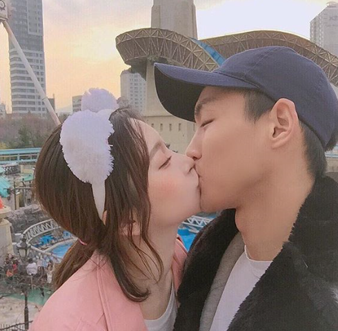 高校生不倫カップルを何者かが告発 「もう一度やり直させてくれないか？」からの熱いキス写真が教室に張り出されるentax エンタックス