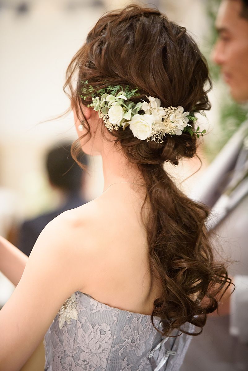 花嫁さまにおすすめ！髪飾りは生花で愛らしく＊*。TAGAYA BRIDAL - 京都・大阪・神戸の結婚式レンタルドレス
