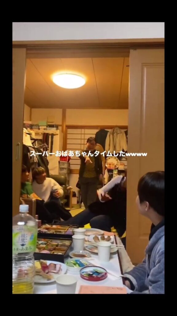 自撮りは、楽しかね！」95歳のフォトグラファー・西本喜美子の遊び心を忘れない写真の楽しみ方ブルータス BRUTUS.jp