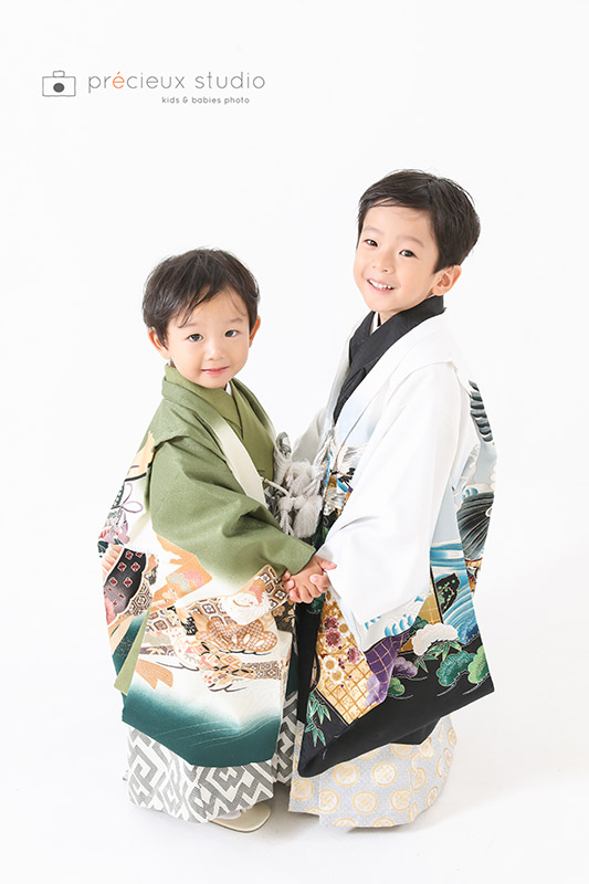 七五三 兄弟の服装はカジュアルでもOK？付き添いの年齢別におすすめコーデを紹介！出張撮影ナビ