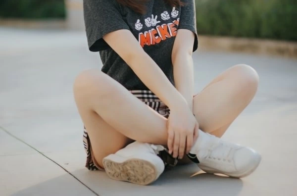 素直でまっすぐな女性とは？ 特徴10個やモテる理由を紹介「マイナビウーマン」