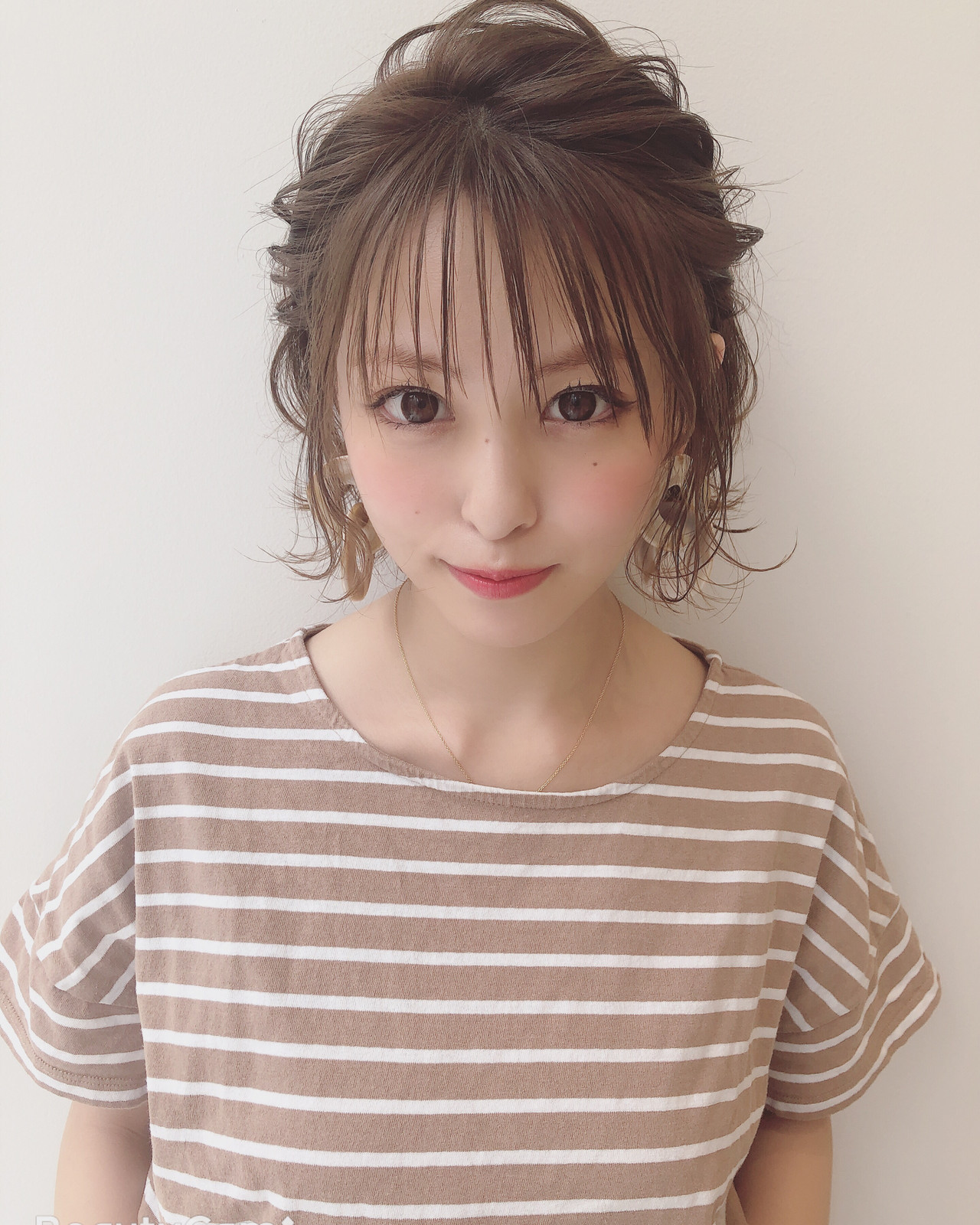 𝟏𝟏月𝟏𝟓日 七五三おめでとうございます✨ ママヘアで悩む方がいたら、 参考にしてみてね♡ まとめ髪𝟐つとシンプルなポニーテール、簡単アレンジをまとめてみたよ♩ ✿ハイライトの「ヘアアレンジ」で 使ってるものなど紹介してるので参考にしてみてね