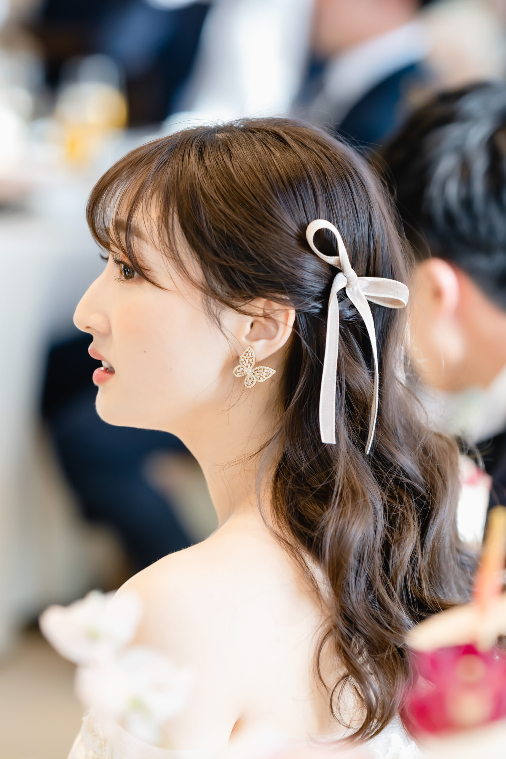 ハーフツインに蝶ピンとパールでアレンジしたヘア トレンド感溢れる可愛らしいアレンジ お色直しでもウェディングでも 合わせやすい人気アレンジですhair&make @primarte_jparte_saito花嫁ヘアブライダルヘアメイク結婚式花嫁メイクハーフツイン