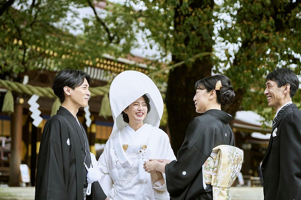 新郎謝辞 すぐ使える挨拶例文＆披露宴を好印象で締めくくる立ち居振る舞いマナー♡ウェディングニュース