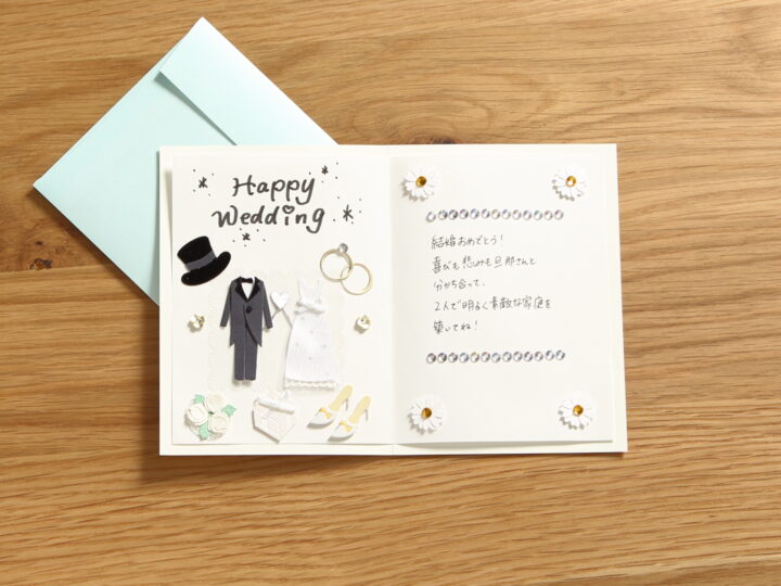 クラフト紙のウェディングメッセージカードサンキューカード結婚式席札