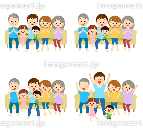 リビングでくつろぐ三世代家族 10431000320 の写真・イラスト素材アマナイメージズ