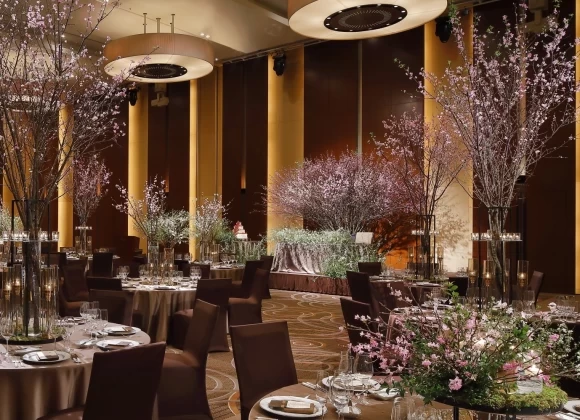 コンラッド東京の受付時間は3時間です。それは誰にでも、この瞬間を本当に大切にする時間を与えます。この素晴らしいお二人におめでとうございます!Conrad Tokyo's receptions are three hours. It gives everyone time to reallycherish the moment. Congratulations