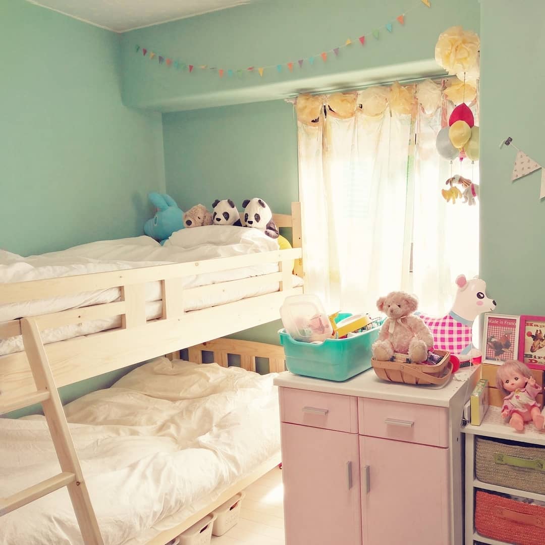 おしゃれでリラックスできる空間に♪ 小学校高学年～中高生 の子供部屋実例