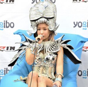 そっくりやな。お父さん似!」父は球界のレジェンド、26歳長身モデル〝スラ~リ〟ミニスカ姿が大反響「娘さん、めっちゃかわいい」:「おっ!」でつながる地元密着のスポーツ応援メディア西スポWEB OTTO