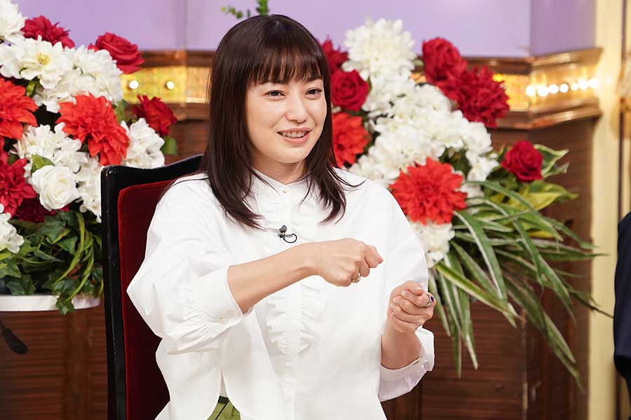 菅野美穂＆浜辺美波“親子”に不穏な大波 岡田健史は秘密にたどりつく 『ウチカレ』場面写真公開オリコンニュース ORICON NEWS