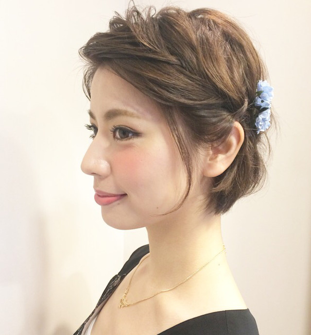 ショートヘア向け結婚式お呼ばれスタイル10選！セルフでもできる簡単アレンジRAXY ラクシー
