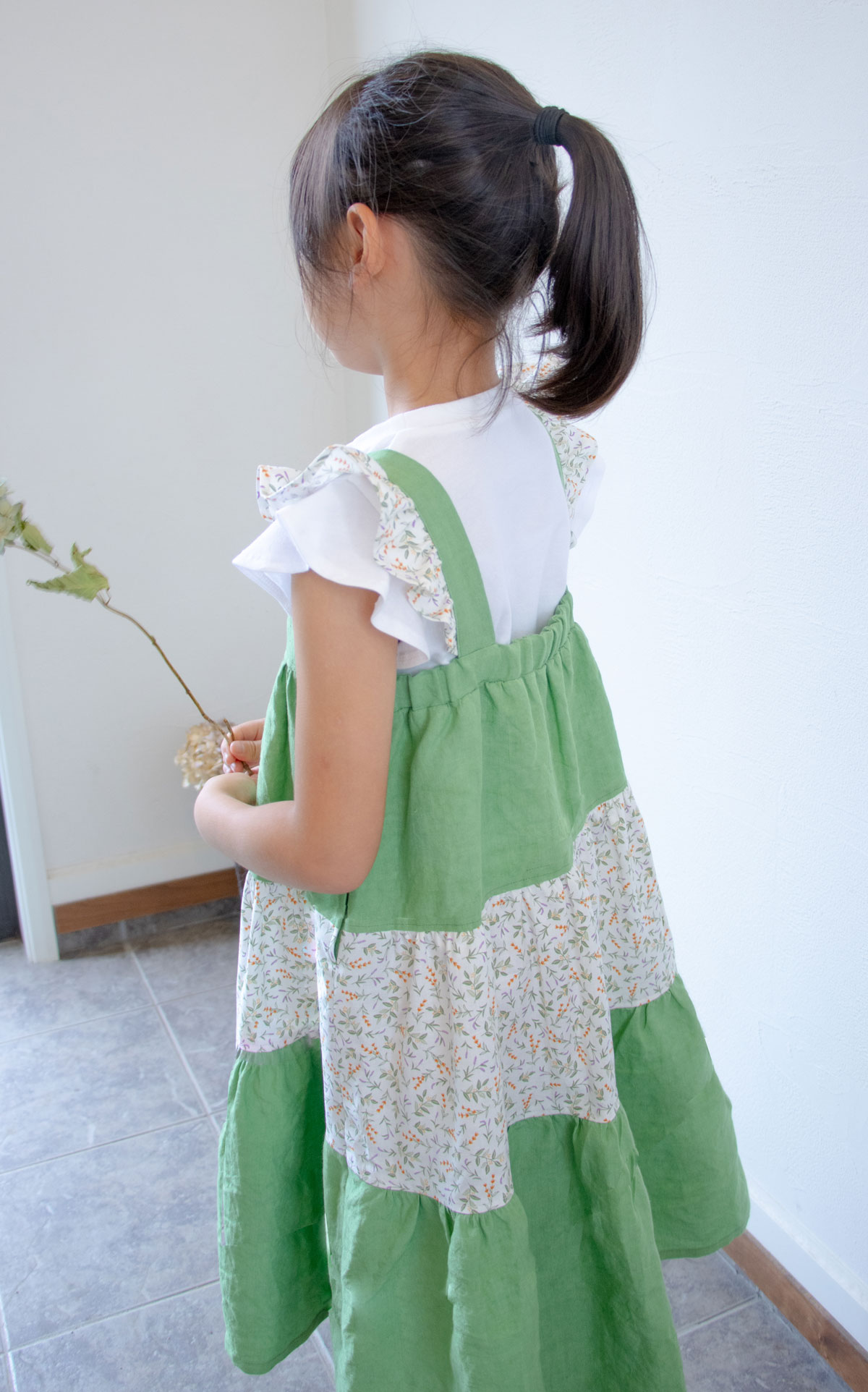 初めてハンドメイド 子供ワンピース ！型紙なしで直線縫いだから超簡単に作れます！幼児にも環境にもやさしいエコ作品で～す！60代シニアが知りたい簡単 スマホ操作