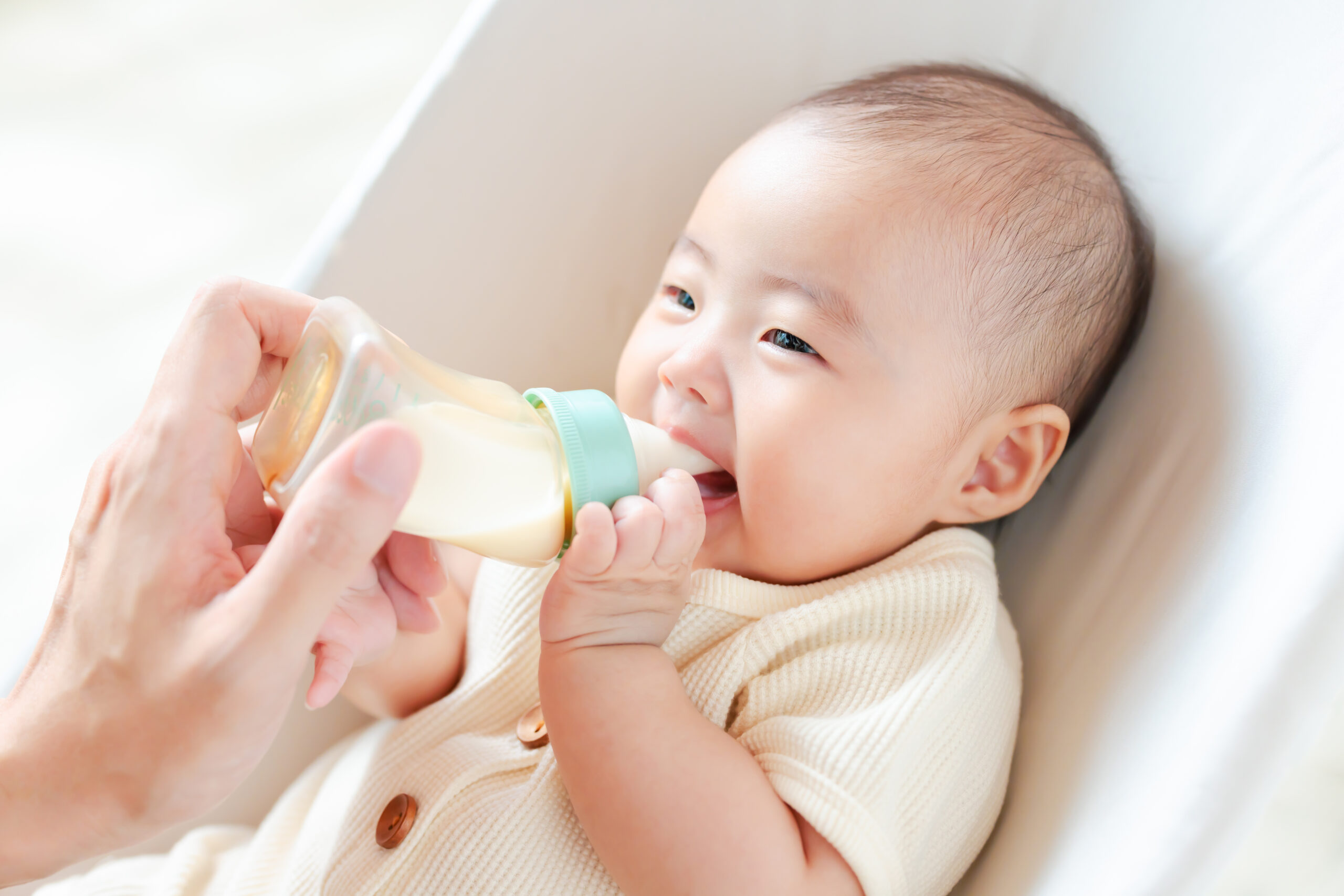 生後1か月の赤ちゃんの特徴とは？5つのお世話のコツと注意点を紹介comottocomottoコラム - NTTドコモ