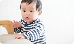 赤ちゃんが歩き始めるのはいつ？歩く練習はどうすればいい？ベビリナ
