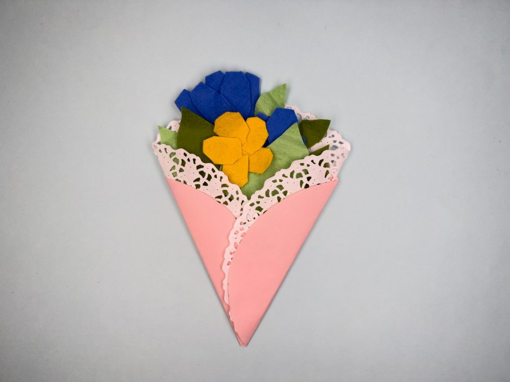 花束製作アイデア14選！お祝いを盛り上げよう 卒園式・入園式・プレゼント保育士くらぶ