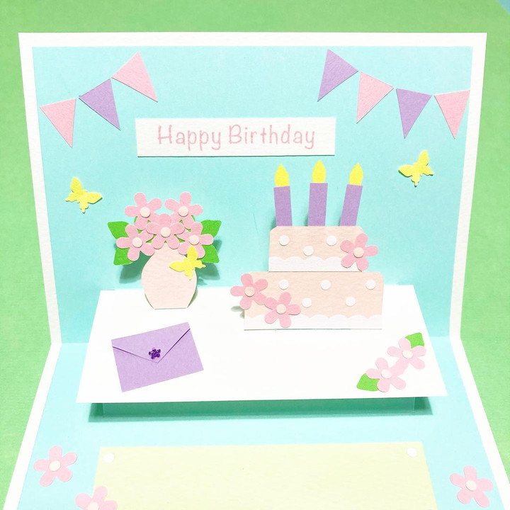 手作りアルバムを作成して、友達や彼氏の誕生日にプレゼントしよう