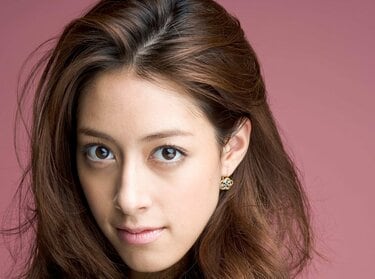 結婚・妊娠発表の森泉、夫との馴れ初めを初告白 家族会の様子も - モデルプレス