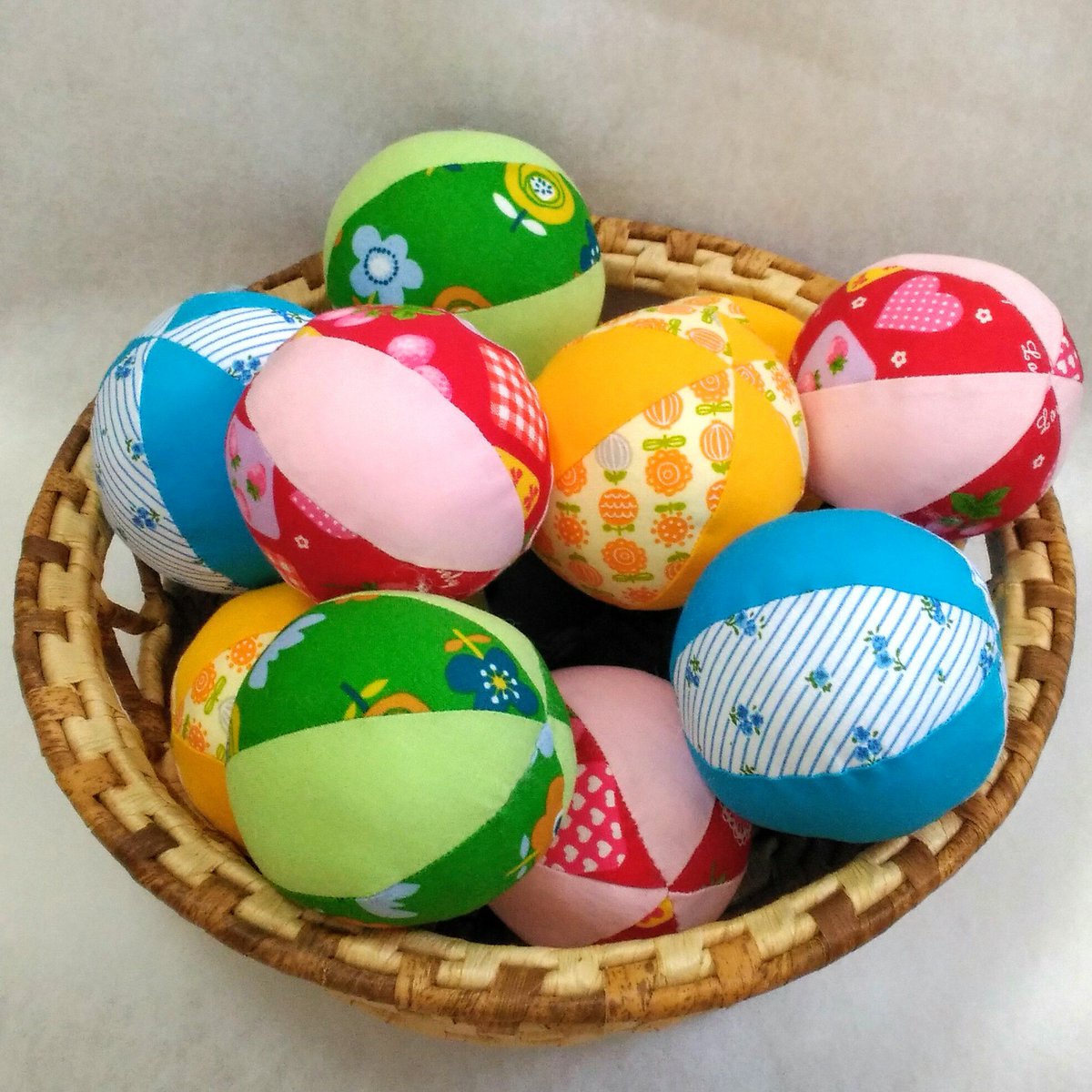 赤ちゃん布ボールオモチャの作り方