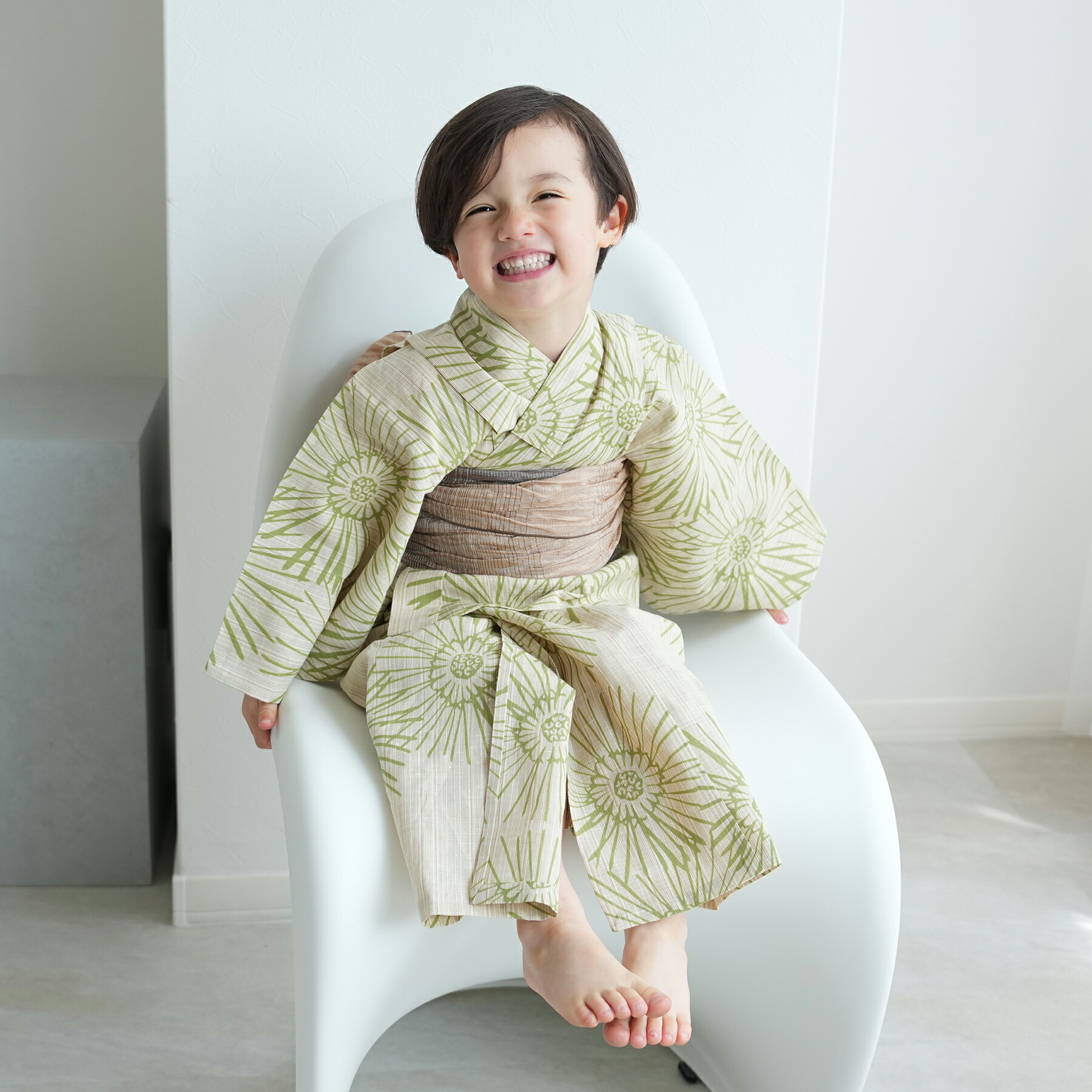 レトロ 浴衣セット 140cm 女の子 作り帯 紫 兵児帯 ピンク 髪飾り 巾着 ≪可愛い≫キッズ 浴衣 子供 セット レトロ 女の子 花柄 古典柄浴衣8点セット 古典柄 レトロ モダン 子供 可愛い 韓国子供服 上品 キッズ 浴衣 腰ひも 帯 足袋 髪飾り