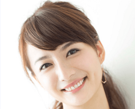 11月15日 33歳になりました😊❤️ 夫と子ども達から花束をもらい、 ピザ🍕をとってみんなでワイワイ食べました❤️毎年、わたしの生まれた日を大切にしてくれるパパさん。 絶対にないだろうな〜と思っていたケーキまで用意してくれてて、正直、すっごく嬉しかった😭 次の