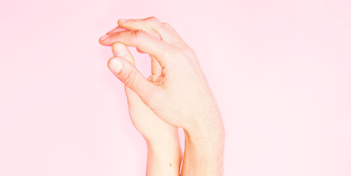 手を繋ぐカップル 11002048974 の写真・イラスト素材アマナイメージズ