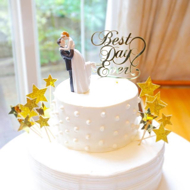ケーキトッパーでウェディングケーキを華やかに！マネしたくなるアイデア集結婚ラジオ結婚スタイルマガジン