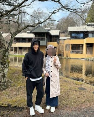 ソン・ジュンギ夫妻、子どもと一緒に日本旅行 心温まる美談も-Chosun Online 朝鮮日報